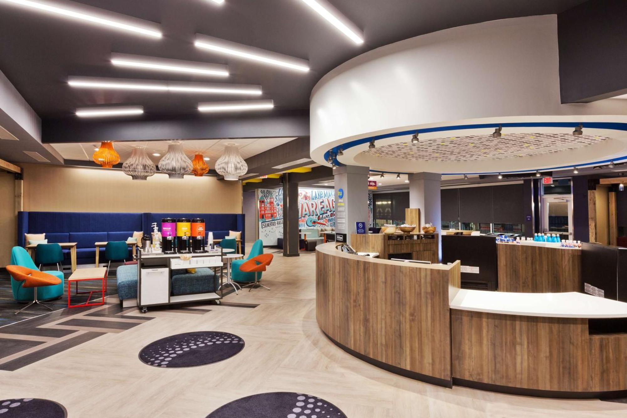 Tru By Hilton Auburn Hotel Exterior photo